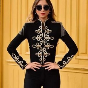 Modelo Demet.Conjunto Bandage de 2 Piezas con Chaqueta Bordada Dorada y Legging Ajustado