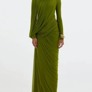 Modelo Danai.Vestido Largo Verde Drapeado con Manga envolvente