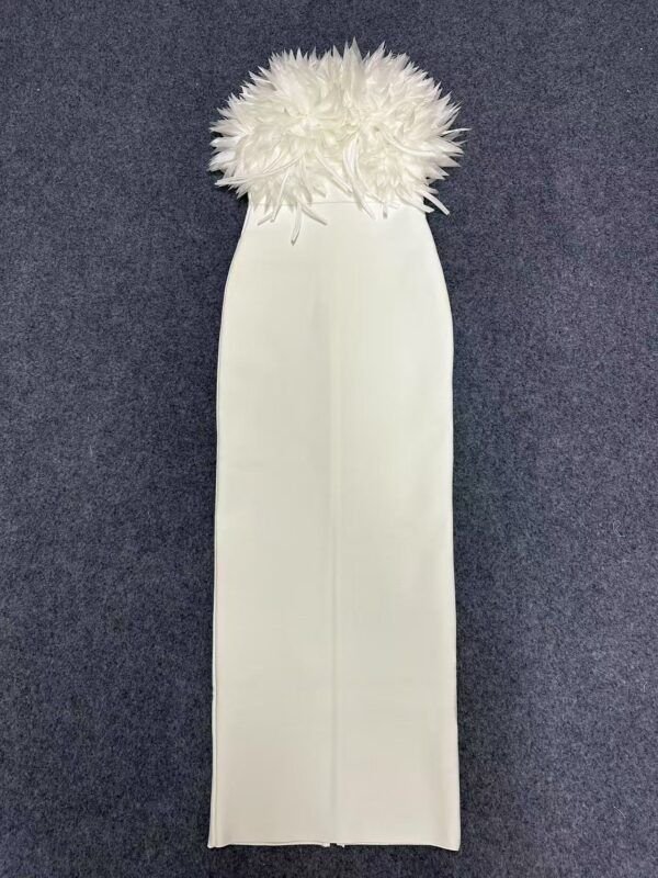 Modelo Checa.-vestido bandage plumas - Imagen 5