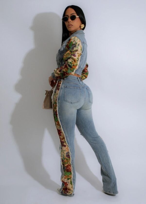 Modelo Akron. Conjunto vaquero con tapestry Floral - Imagen 3