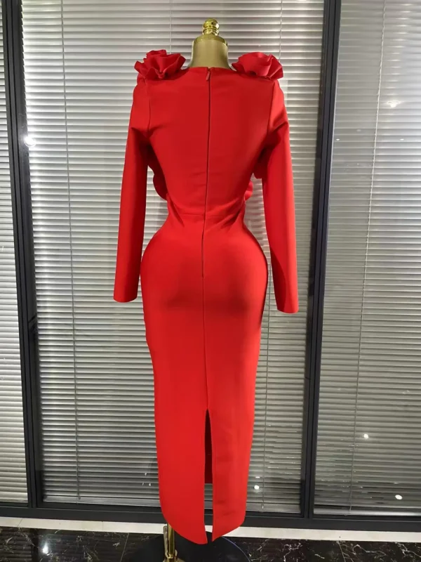 Modelo Chelsea-Vestido rojo largo de noche con flores 3D y escote profundo - Imagen 6