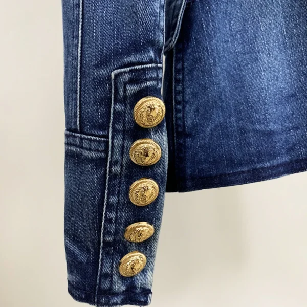 Modelo Eymen.-Blazer denim con botones - Imagen 4